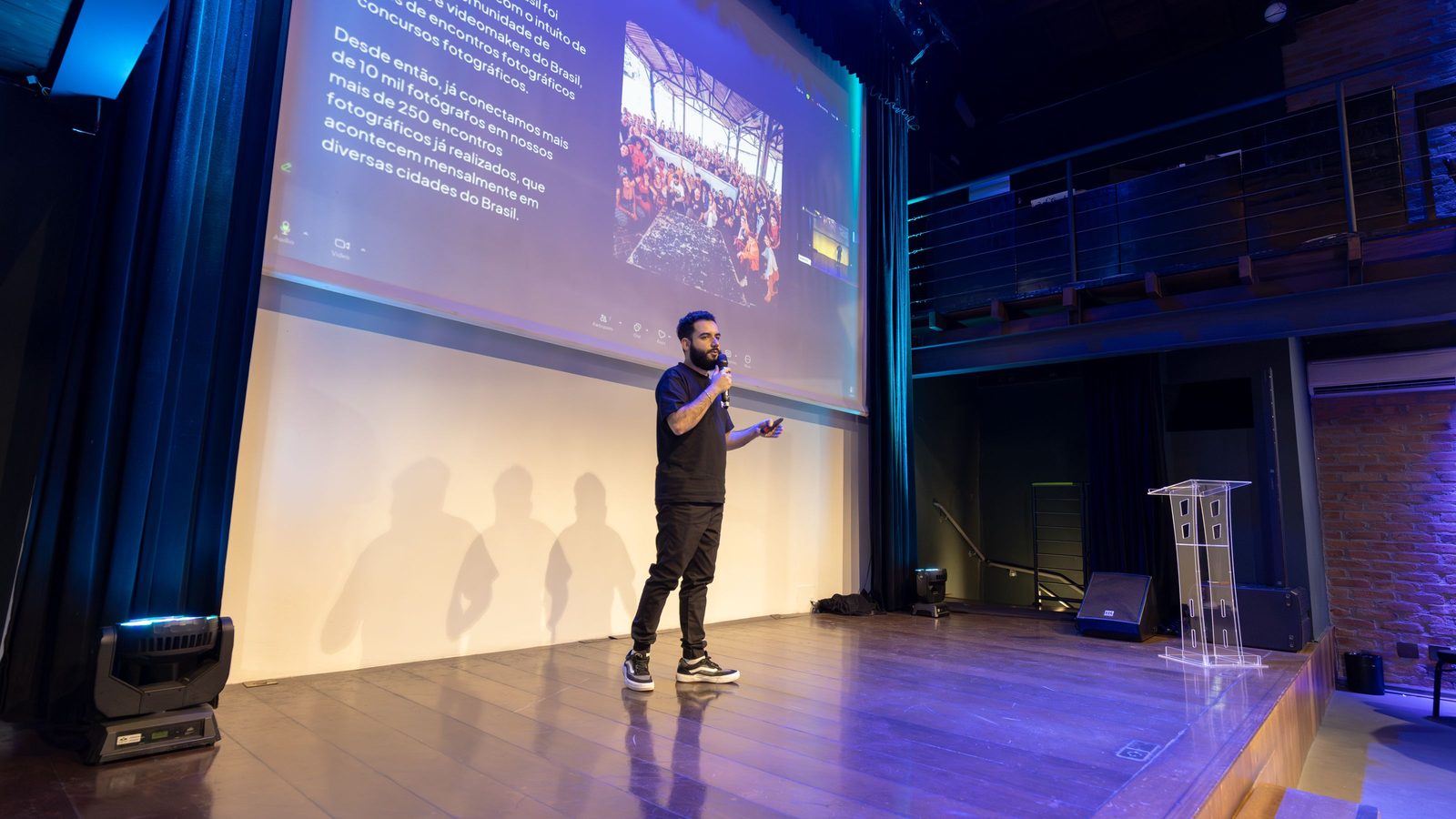 Pitch Demo Day: immagine editoriale sul tema pitch demo day